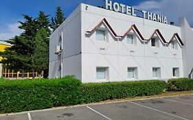 Hotel Thania